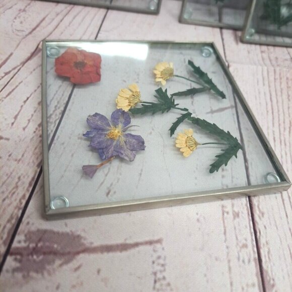 Set Of 4 Vintage Pressed Flower Glass Coasters With Metal Holder By Burnes Of Bo - Picture 3 of 6